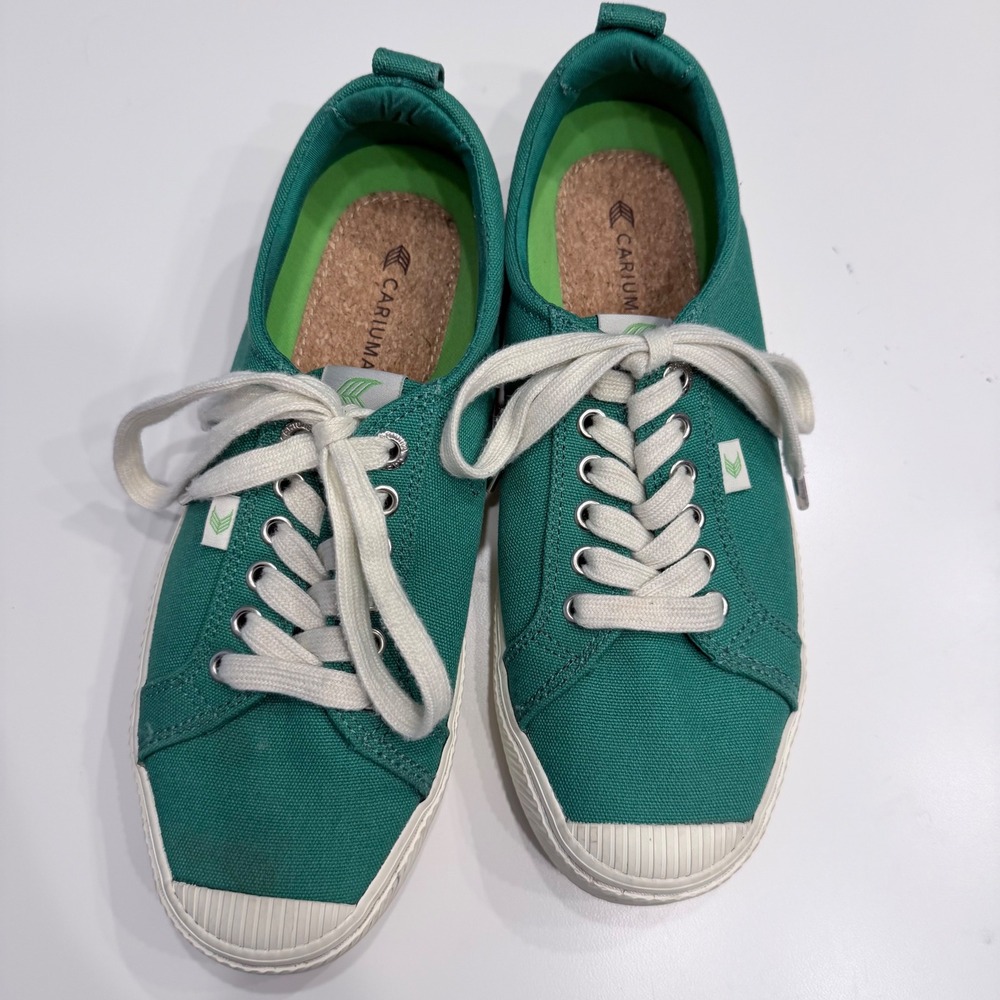 Cariuma OCA Low Green Canvas Sneakers Mens 8 Womens 9.5 Low Top Shoes 100103E01M